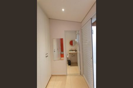 Casa à venda com 300m², 3 quartos e 4 vagasQuarto de Serviço