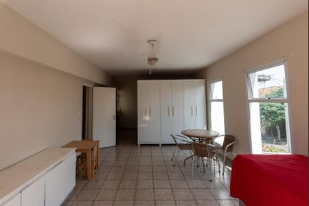 Casa à venda com 300m², 3 quartos e 4 vagasSala 2