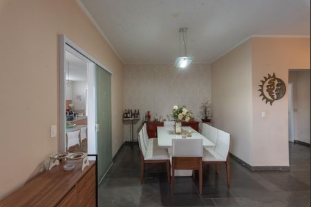 Casa à venda com 300m², 3 quartos e 4 vagasSala de Jantar