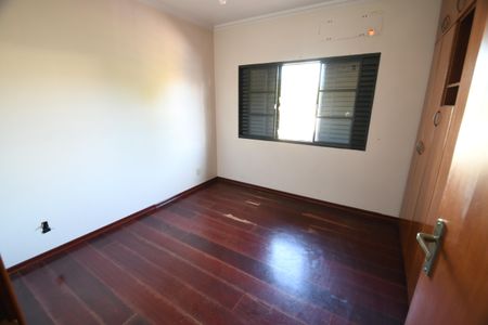 Casa à venda com 480m², 4 quartos e 5 vagasQuarto Suíte 3