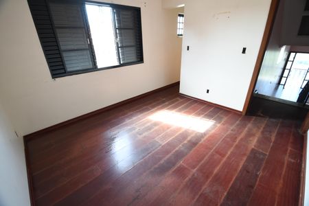 Casa à venda com 480m², 4 quartos e 5 vagasQuarto Suíte 2