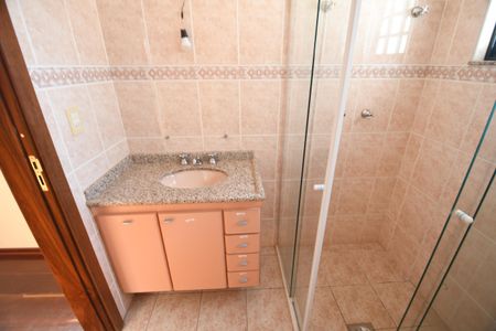 Casa à venda com 480m², 4 quartos e 5 vagasBanheiro 3