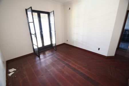 Casa à venda com 480m², 4 quartos e 5 vagasQuarto Suíte 4