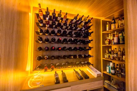 Casa de condomínio à venda com 300m², 4 quartos e 4 vagas Casa de condomínio à venda com 300m², 4 quartos e 4 vagasDetalhe Sala