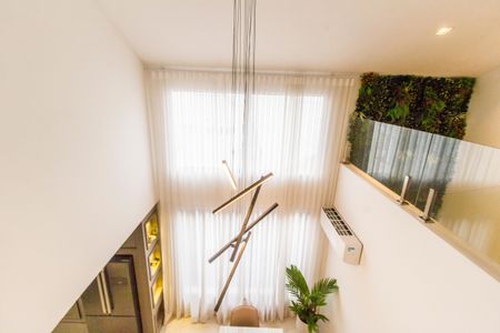 Casa de condomínio à venda com 300m², 4 quartos e 4 vagas Casa de condomínio à venda com 300m², 4 quartos e 4 vagasDetalhe