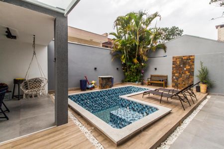 Casa de condomínio à venda com 300m², 4 quartos e 4 vagas Casa de condomínio à venda com 300m², 4 quartos e 4 vagasPiscina