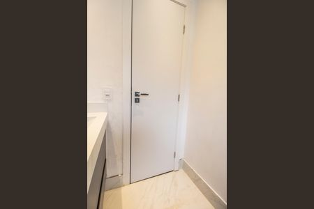 Casa de condomínio à venda com 300m², 4 quartos e 4 vagas Casa de condomínio à venda com 300m², 4 quartos e 4 vagasBanheiro da Suíte 3