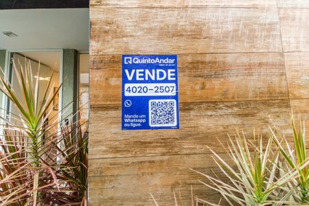 Casa de condomínio à venda com 300m², 4 quartos e 4 vagas Casa de condomínio à venda com 300m², 4 quartos e 4 vagasVista da Sacada