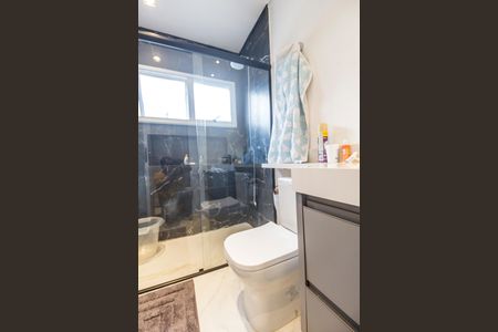 Casa de condomínio à venda com 300m², 4 quartos e 4 vagas Casa de condomínio à venda com 300m², 4 quartos e 4 vagasBanheiro da Suíte 3