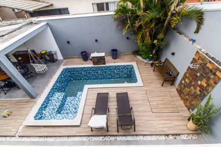 Casa de condomínio à venda com 300m², 4 quartos e 4 vagas Casa de condomínio à venda com 300m², 4 quartos e 4 vagasVista da Suíte