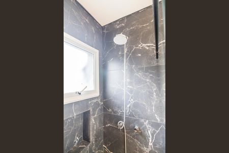 Casa de condomínio à venda com 300m², 4 quartos e 4 vagas Casa de condomínio à venda com 300m², 4 quartos e 4 vagasBanheiro da Suíte 3