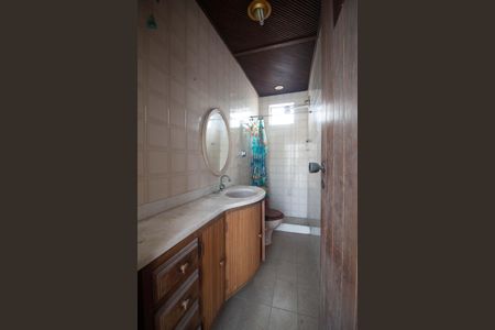 Apartamento à venda com 160m², 4 quartos e 1 vaga Apartamento à venda com 160m², 4 quartos e 1 vagaBanheiro social 2