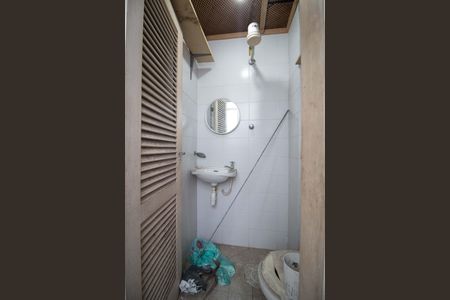 Apartamento à venda com 160m², 4 quartos e 1 vaga Apartamento à venda com 160m², 4 quartos e 1 vagaÁrea de serviço - banheiro