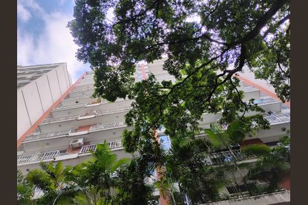 Apartamento à venda com 160m², 4 quartos e 1 vaga Apartamento à venda com 160m², 4 quartos e 1 vagaFachada