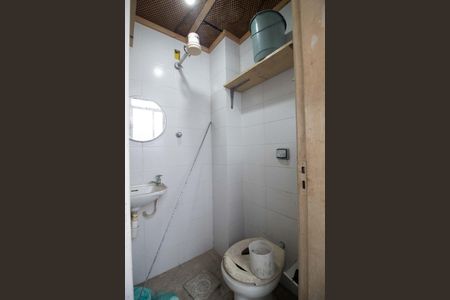 Apartamento à venda com 160m², 4 quartos e 1 vaga Apartamento à venda com 160m², 4 quartos e 1 vagaÁrea de serviço - banheiro