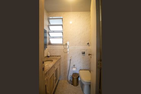 Apartamento à venda com 160m², 4 quartos e 1 vaga Apartamento à venda com 160m², 4 quartos e 1 vagaBanheiro social 1