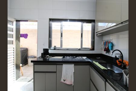 Casa à venda com 156m², 3 quartos e 2 vagasCozinha