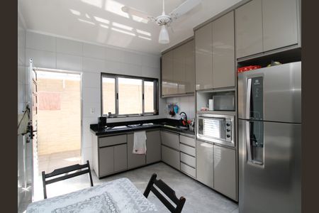 Casa à venda com 156m², 3 quartos e 2 vagasCozinha