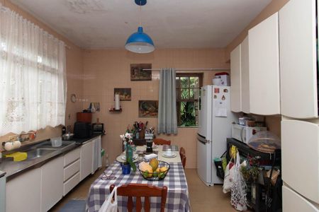 Casa à venda com 2070m², 3 quartos e 3 vagas Casa à venda com 2070m², 3 quartos e 3 vagasCozinha