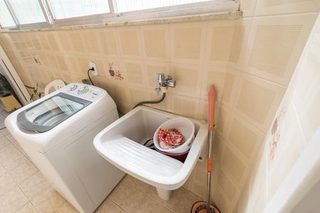 Apartamento à venda com 74m², 3 quartos e 1 vagaÁrea de Serviço