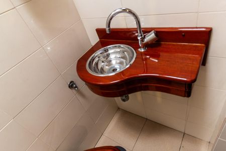 Casa à venda com 215m², 3 quartos e 6 vagas Casa à venda com 215m², 3 quartos e 6 vagasLavabo