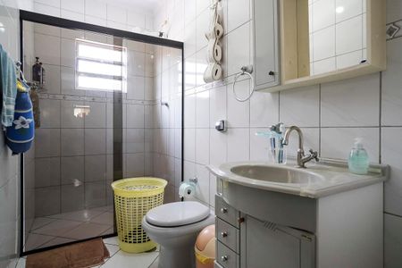 Casa à venda com 216m², 2 quartos e 4 vagasBanheiro da suíte 2