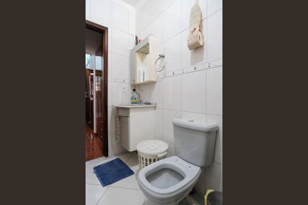 Casa à venda com 216m², 2 quartos e 4 vagasBanheiro da suíte 1