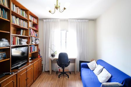 Casa à venda com 216m², 2 quartos e 4 vagasSuíte 2