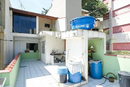 Casa à venda com 216m², 2 quartos e 4 vagasVaranda