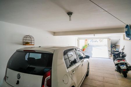 Casa à venda com 216m², 2 quartos e 4 vagasGaragem