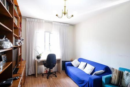 Casa à venda com 216m², 2 quartos e 4 vagasSuíte 2