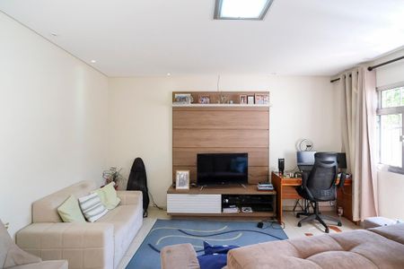 Casa à venda com 216m², 2 quartos e 4 vagasSala