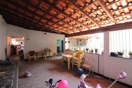 Casa à venda com 270m², 3 quartos e 6 vagasÁrea de Serviço