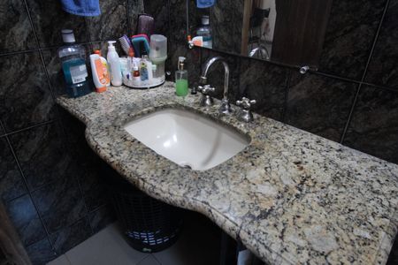 Casa à venda com 270m², 3 quartos e 6 vagasBanheiro Social