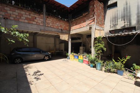 Casa à venda com 270m², 3 quartos e 6 vagasQuintal