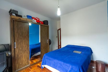 Casa à venda com 246m², 3 quartos e 4 vagas Casa à venda com 246m², 3 quartos e 4 vagasQuarto 2
