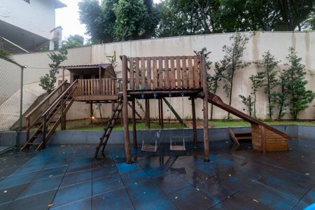 Apartamento à venda com 190m², 2 quartos e 3 vagas Apartamento à venda com 190m², 2 quartos e 3 vagasÁrea comum - Playground