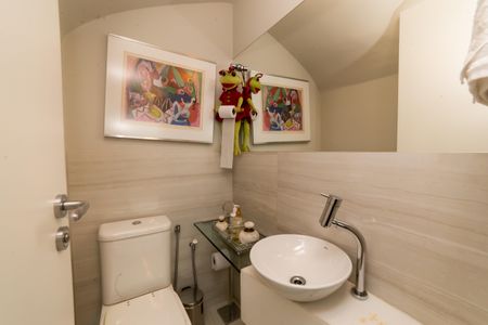 Apartamento à venda com 190m², 2 quartos e 3 vagas Apartamento à venda com 190m², 2 quartos e 3 vagasLavabo