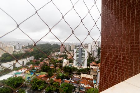 Apartamento à venda com 190m², 2 quartos e 3 vagas Apartamento à venda com 190m², 2 quartos e 3 vagasVista
