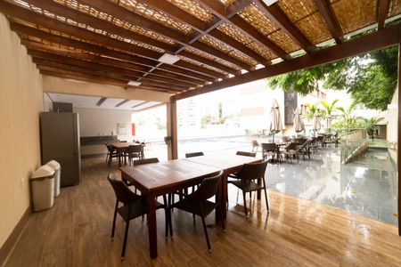 Apartamento à venda com 190m², 2 quartos e 3 vagas Apartamento à venda com 190m², 2 quartos e 3 vagasÁrea comum - Churrasqueira