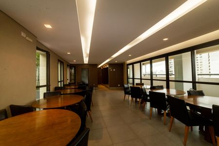 Apartamento à venda com 190m², 2 quartos e 3 vagas Apartamento à venda com 190m², 2 quartos e 3 vagasÁrea comum - Salão de festas