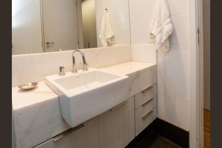 Apartamento à venda com 190m², 2 quartos e 3 vagas Apartamento à venda com 190m², 2 quartos e 3 vagasBanheiro Social 1