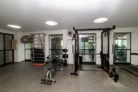 Apartamento à venda com 190m², 2 quartos e 3 vagas Apartamento à venda com 190m², 2 quartos e 3 vagasÁrea comum - Academia