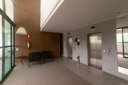 Apartamento à venda com 190m², 2 quartos e 3 vagas Apartamento à venda com 190m², 2 quartos e 3 vagasHall de entrada