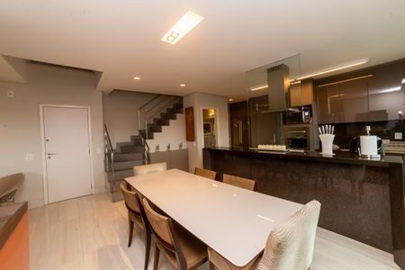 Apartamento à venda com 190m², 2 quartos e 3 vagas Apartamento à venda com 190m², 2 quartos e 3 vagasSala