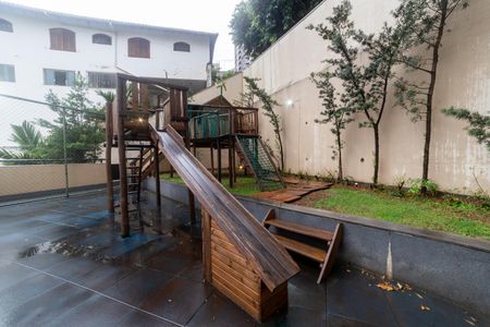 Apartamento à venda com 190m², 2 quartos e 3 vagas Apartamento à venda com 190m², 2 quartos e 3 vagasÁrea comum - Playground