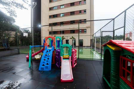 Apartamento à venda com 190m², 2 quartos e 3 vagas Apartamento à venda com 190m², 2 quartos e 3 vagasÁrea comum - Playground