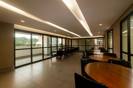 Apartamento à venda com 190m², 2 quartos e 3 vagas Apartamento à venda com 190m², 2 quartos e 3 vagasÁrea comum - Salão de festas