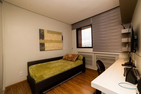 Apartamento à venda com 190m², 2 quartos e 3 vagas Apartamento à venda com 190m², 2 quartos e 3 vagasQuarto