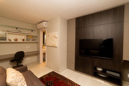 Apartamento à venda com 190m², 2 quartos e 3 vagas Apartamento à venda com 190m², 2 quartos e 3 vagasSala de TV